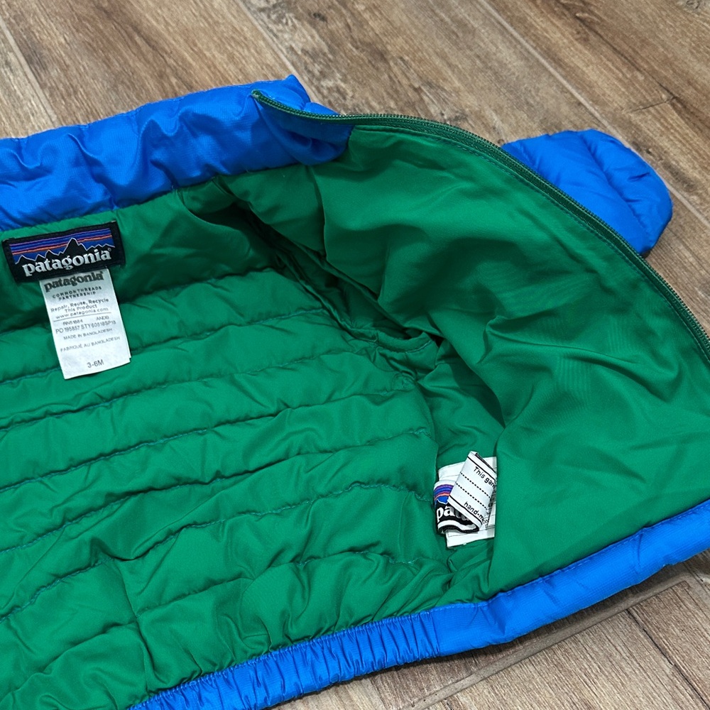 Patagonia Baby Down Sweater Blue Puffer Jacket with Green Zippers 3-6 Months - Picture 9 of 12